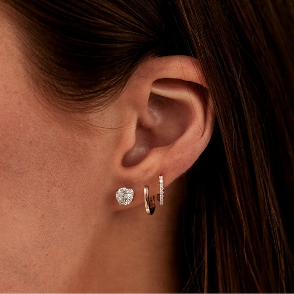 ✨ Dana Rebecca Designs DRD White Gold Diamond Huggies! (Second pair) ✨ - Picture 6 of 11